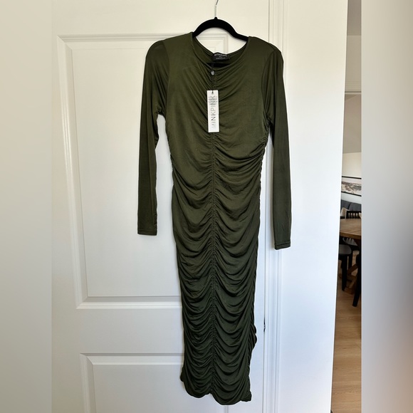 NWT MINKPINK Smocked Tight Green Dress Size Medium - Picture 2 of 3